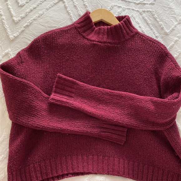 Burgundy turtleneck sweater - Picture 2 of 4
